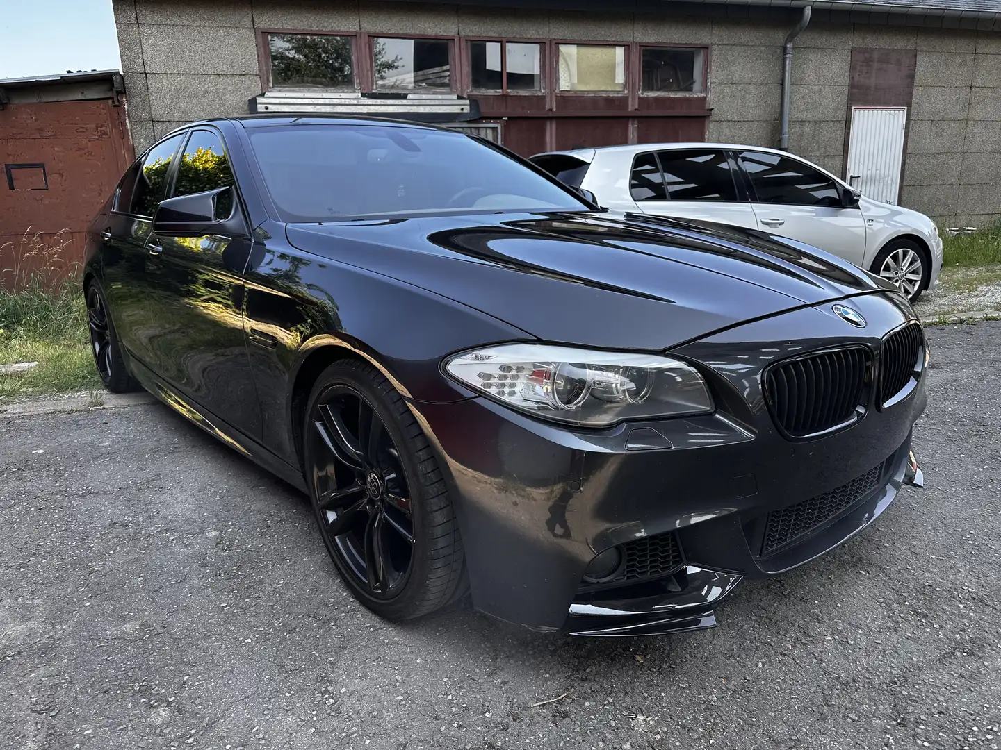 BMW 520 pack M 184ch Grijs - 1