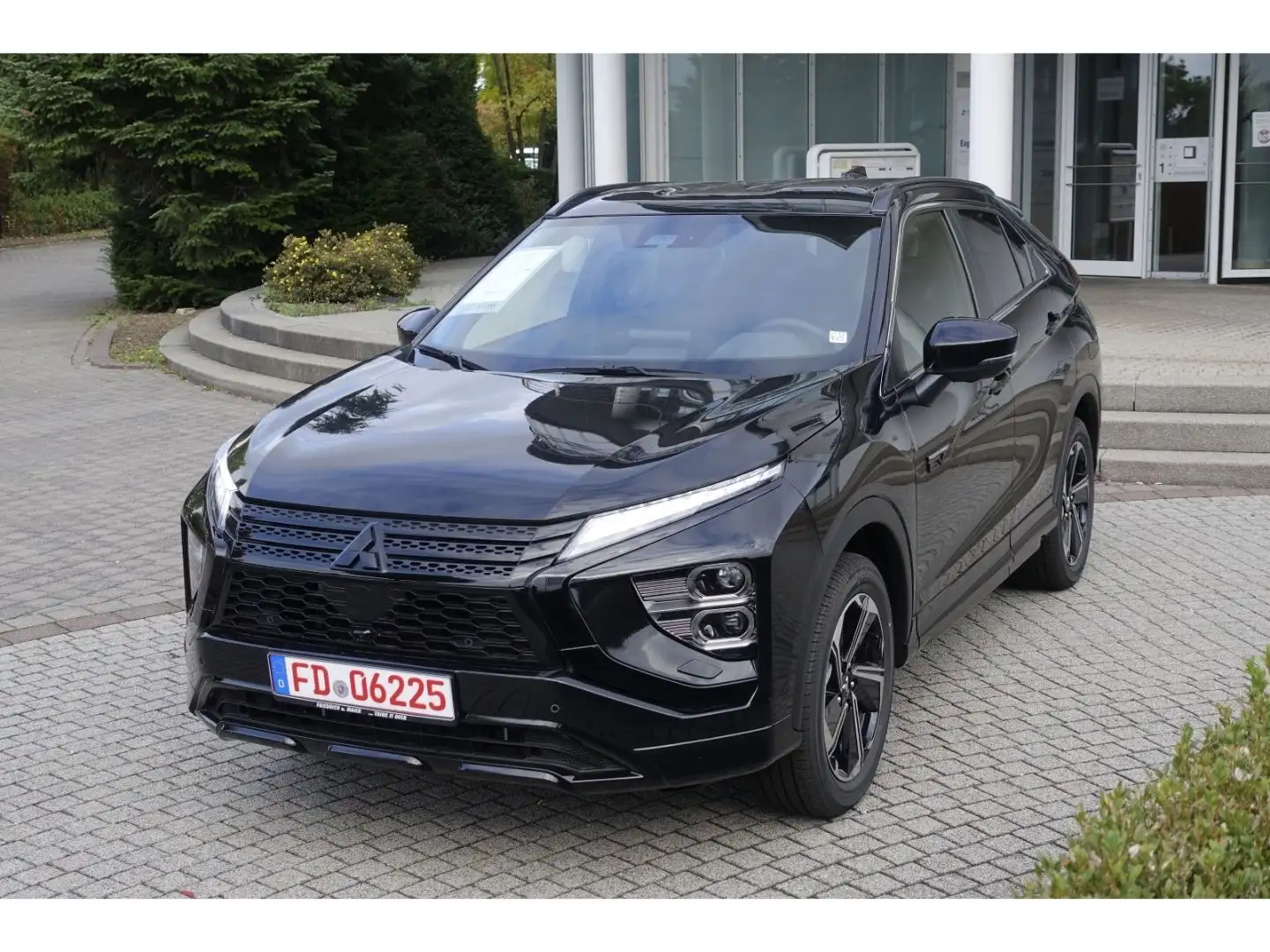Mitsubishi Eclipse Cross Plus Select Black Hybrid 4WD 2.4 M Noir - 1