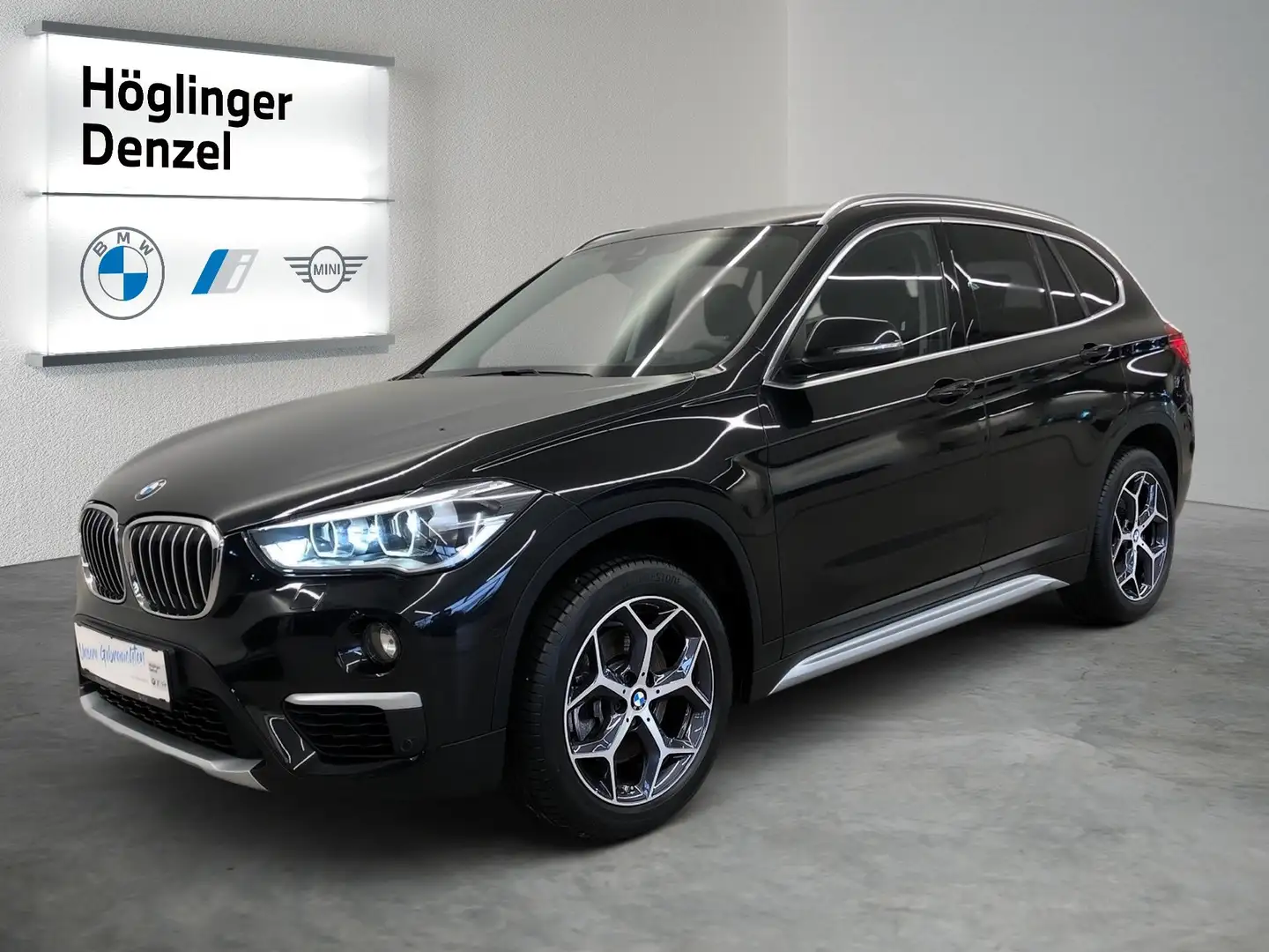 BMW X1 sDrive20i Schwarz - 2