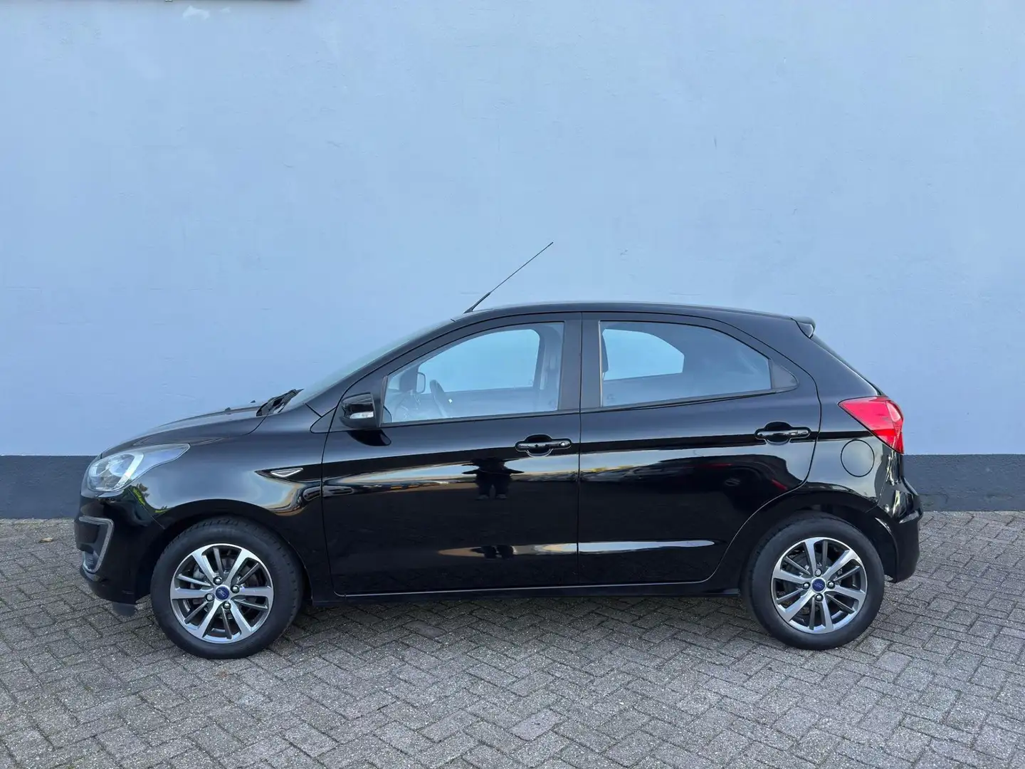 Ford Ka/Ka+ 1.2 Trend Ultimate Noir - 2