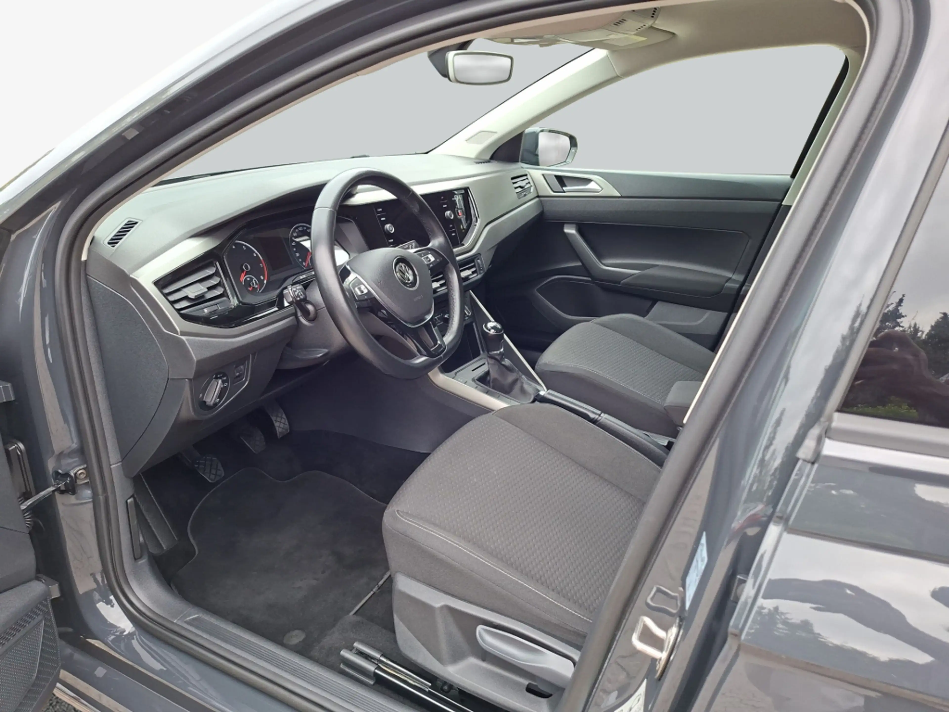 Volkswagen Polo 1.0 Comfortline GJR KLIMA APP — photo 12