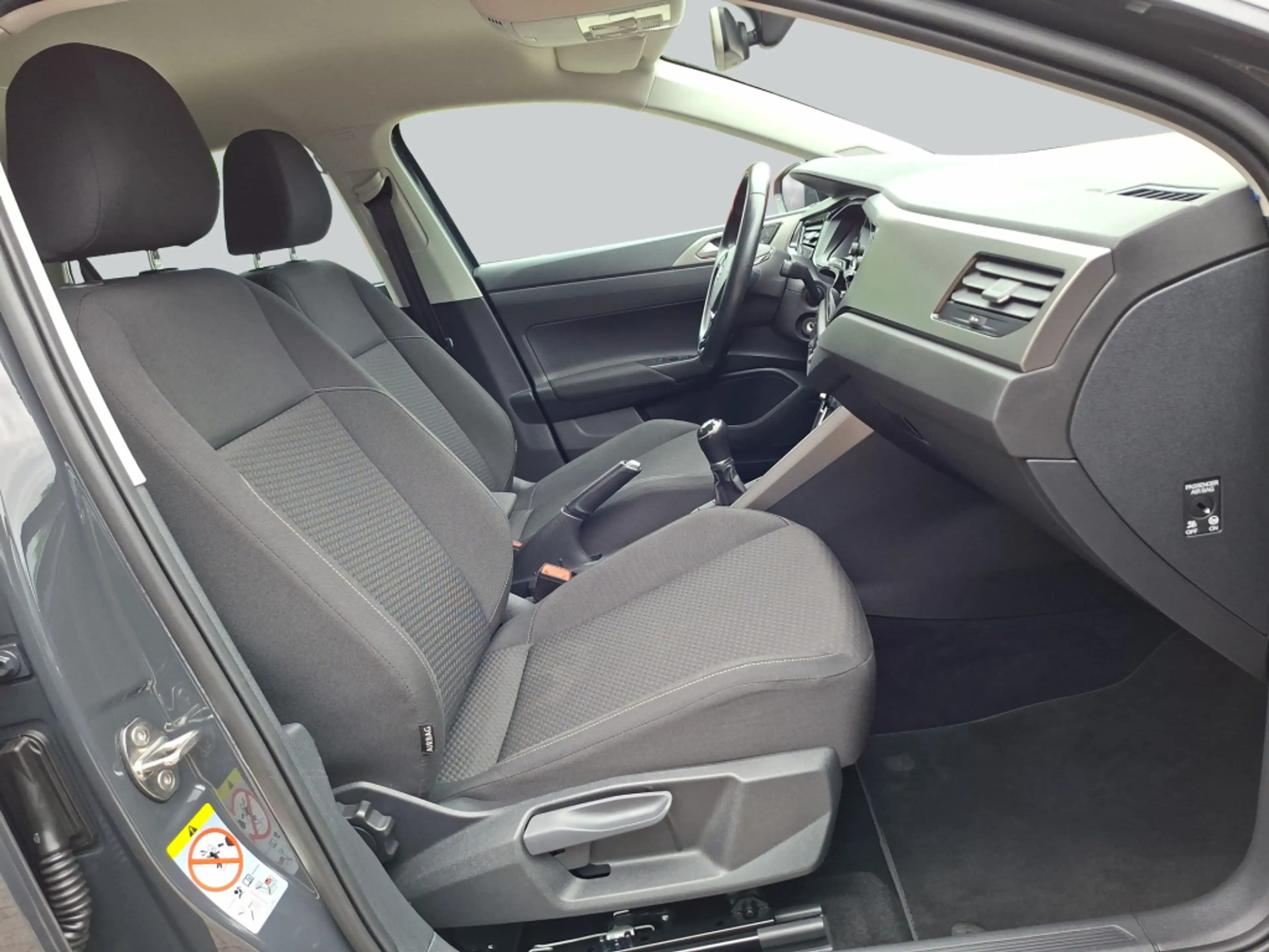 Volkswagen Polo 1.0 Comfortline GJR KLIMA APP — photo 15