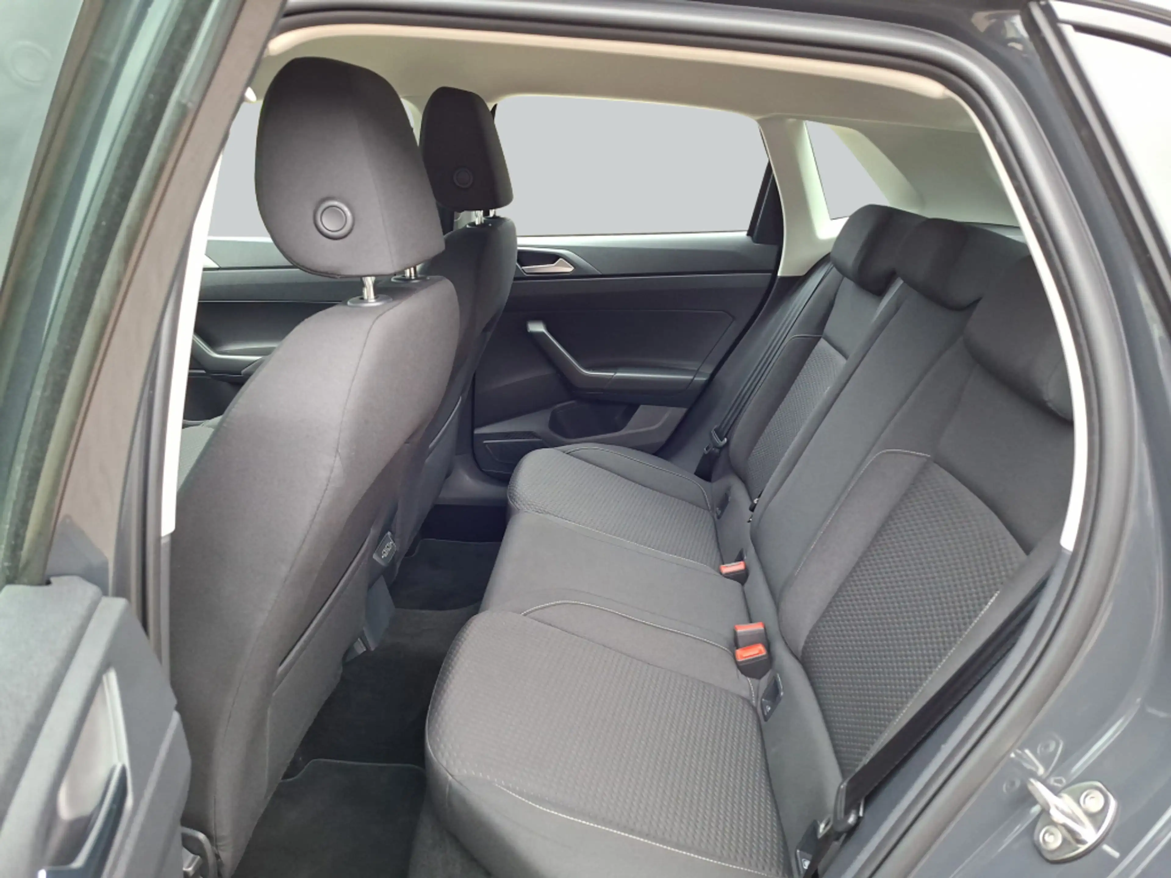 Volkswagen Polo 1.0 Comfortline GJR KLIMA APP — photo 14