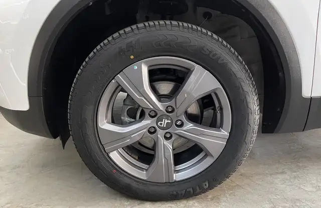 DR Automobiles DR5.0 view 15