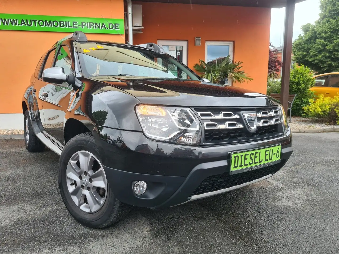 Dacia Duster I Celebrat. 1.5 dCi 4x4 DIESEL/ALLRAD/AHK Schwarz - 1