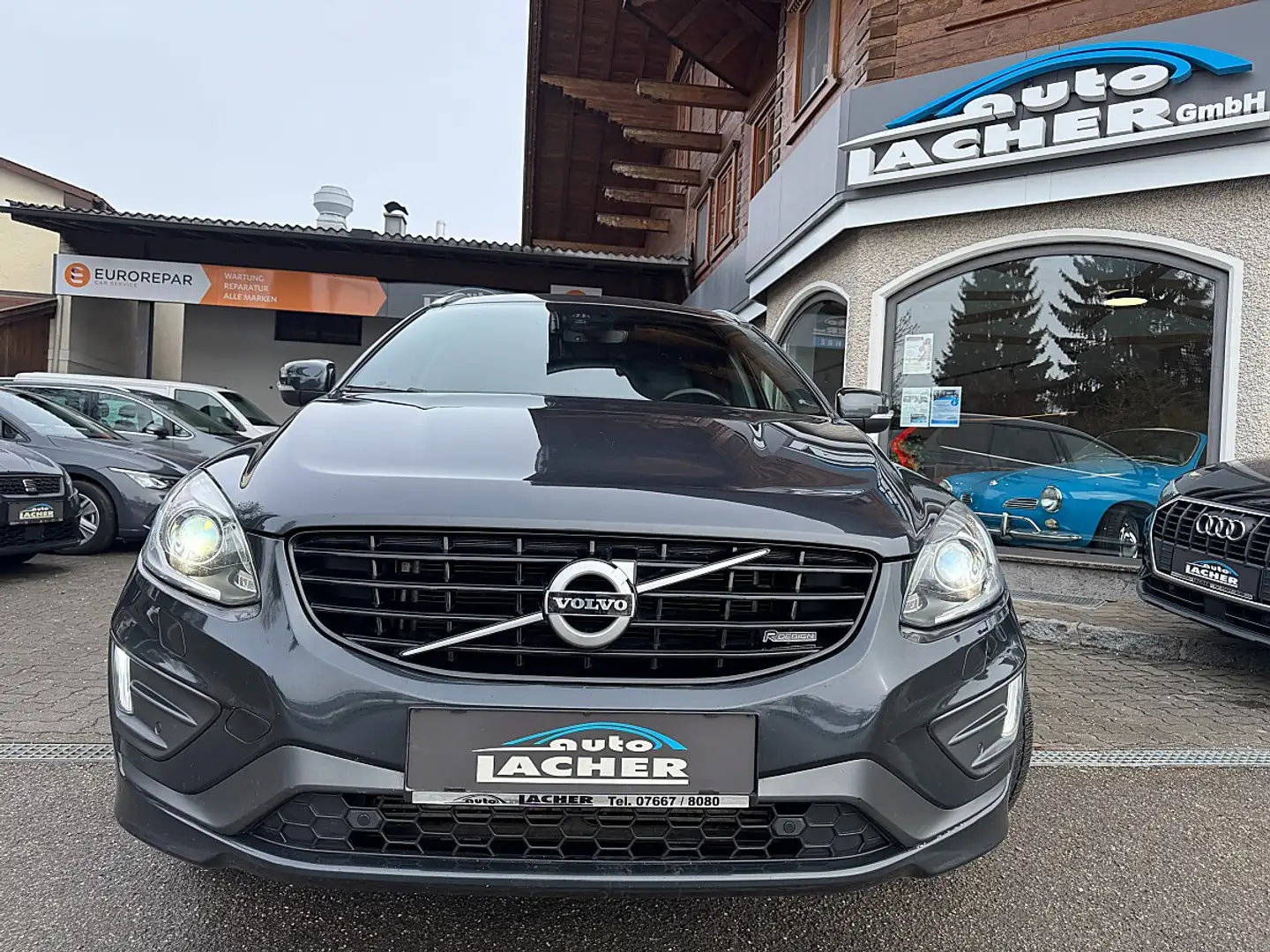 Volvo XC60 D4 Summum Geartronic R-Design Grau - 2