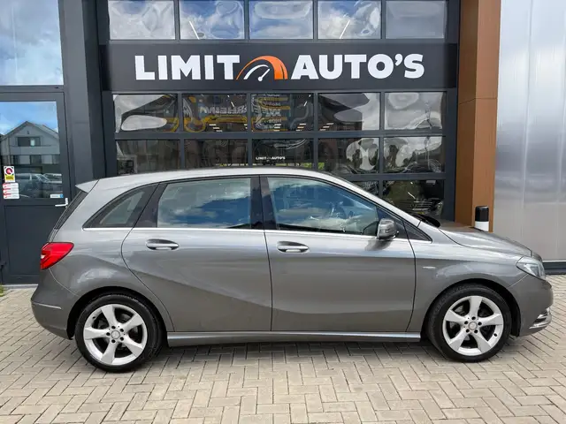 Mercedes-Benz B-Class view 8