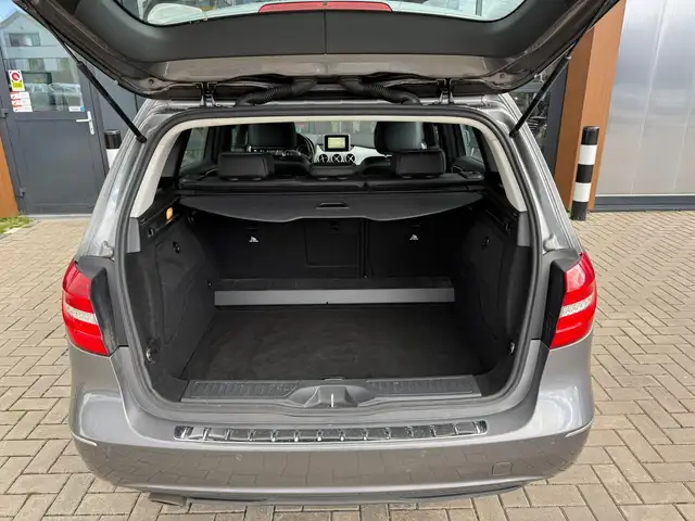 Mercedes-Benz B-Class view 10