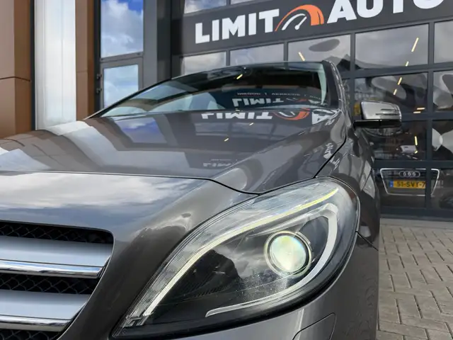 Mercedes-Benz B-Class view 11