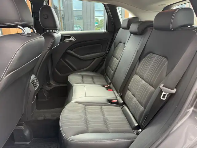 Mercedes-Benz B-Class view 15