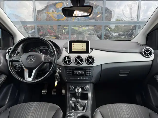 Mercedes-Benz B-Class view 3