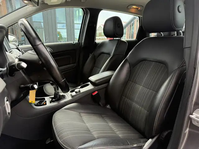 Mercedes-Benz B-Class view 14