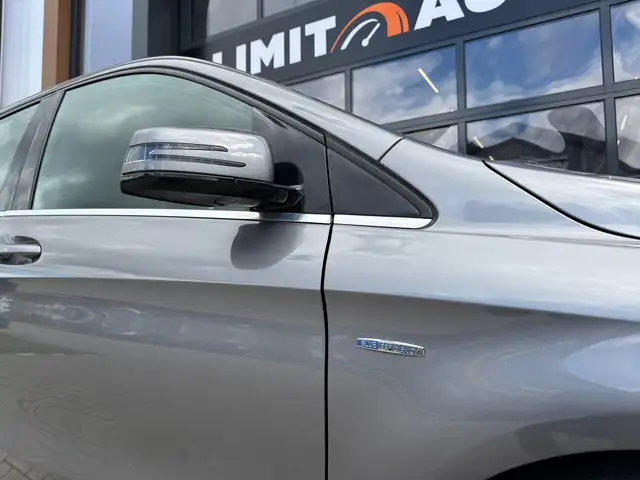 Mercedes-Benz B-Class view 12