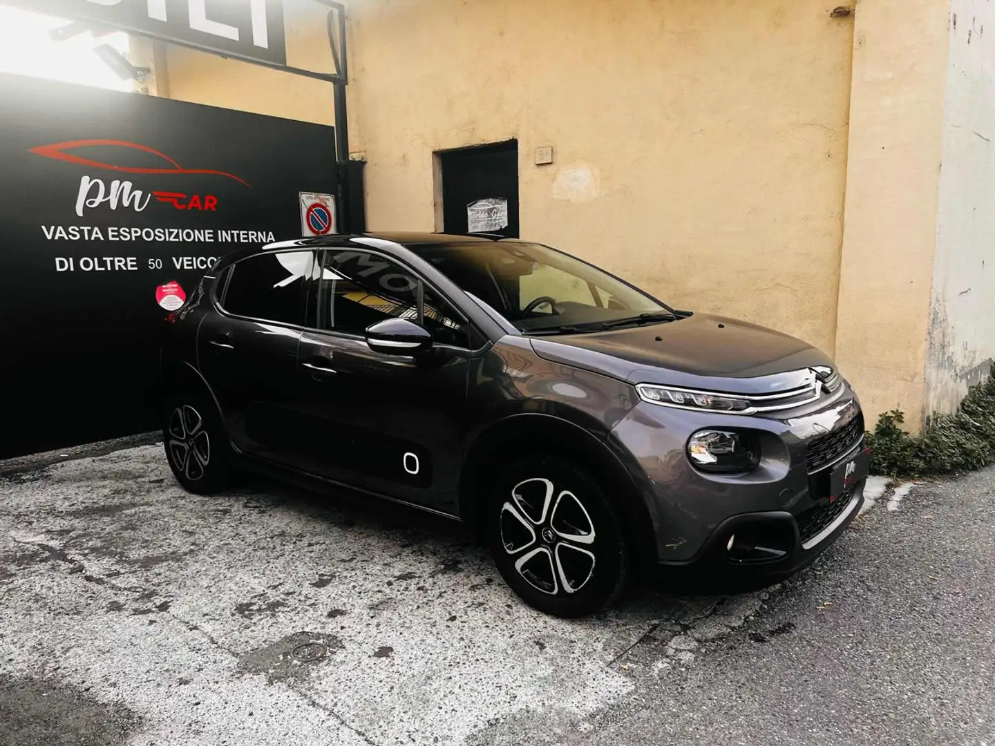 Citroen C3 PureTech 83 S&S Shine *DISTRIBUZIONE NUOVA* Grigio - 2