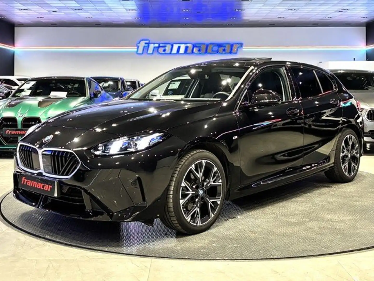 BMW 116 120iA Negro - 1