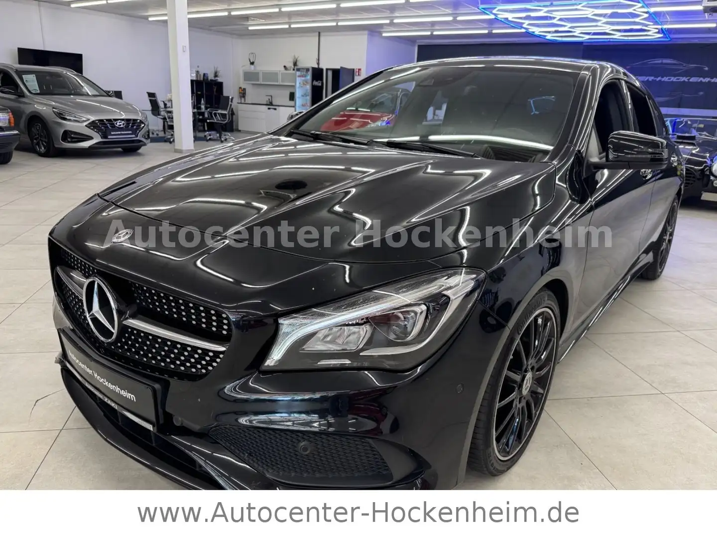 Mercedes-Benz CLA 200 CLA -Klasse Shooting Brake CLA 200 AMG Schwarz - 2