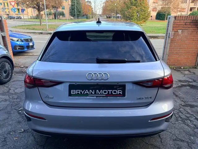 Audi A3 view 4
