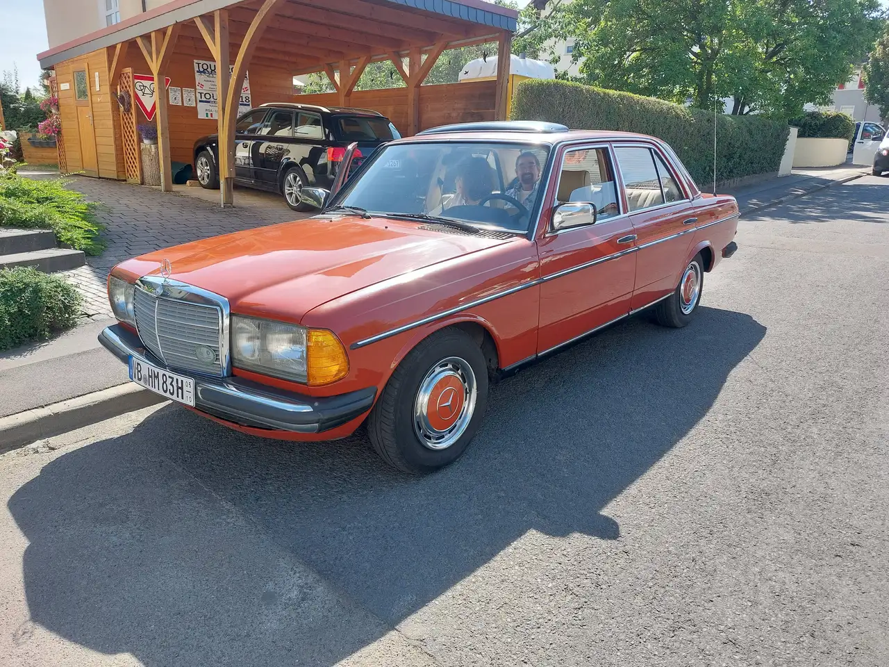 Mercedes-Benz 200 Benziner, foto 2