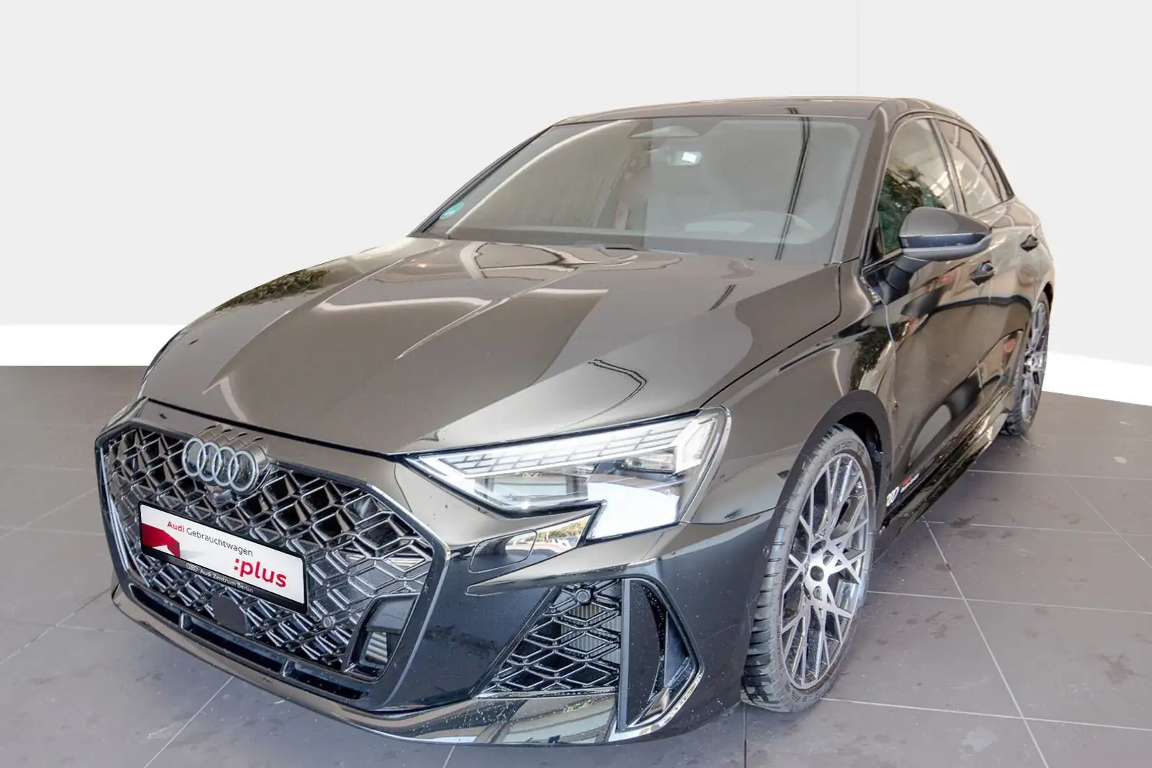 Audi RS3 S tronic Schwarz - 2