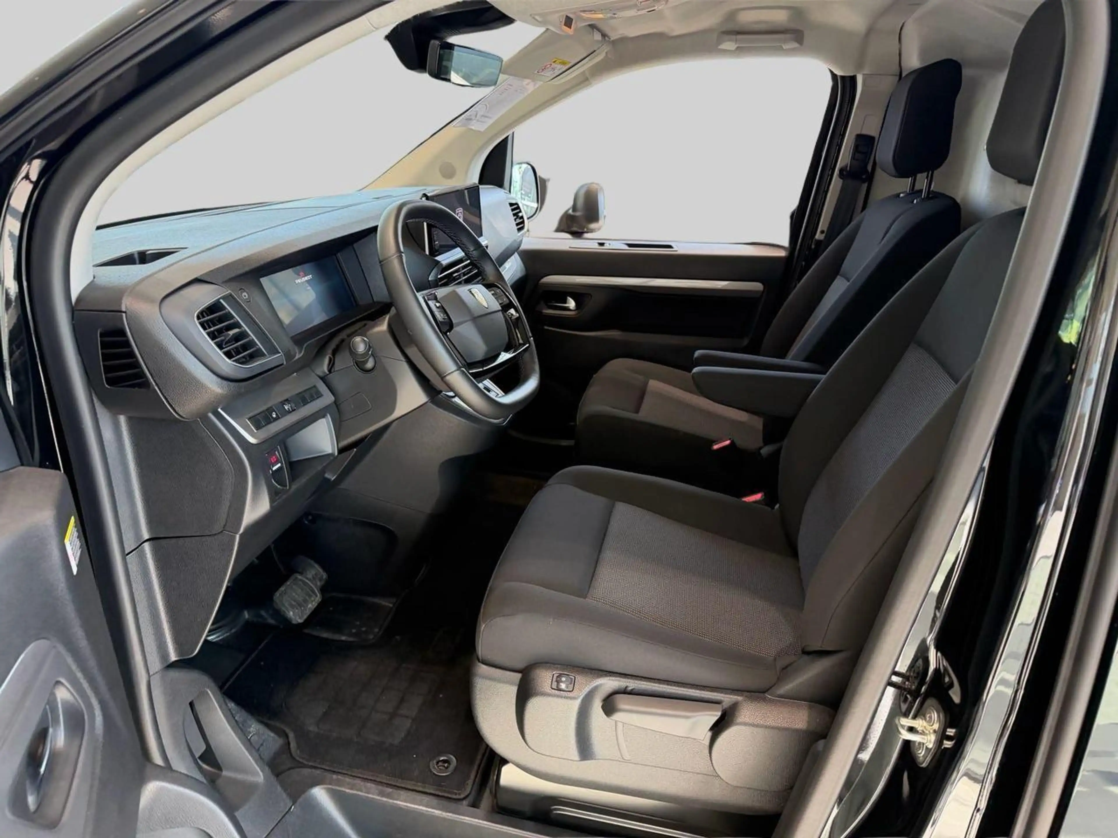Peugeot Expert Standard L2 2.2 BlueHDi 180 EAT8 — photo 11