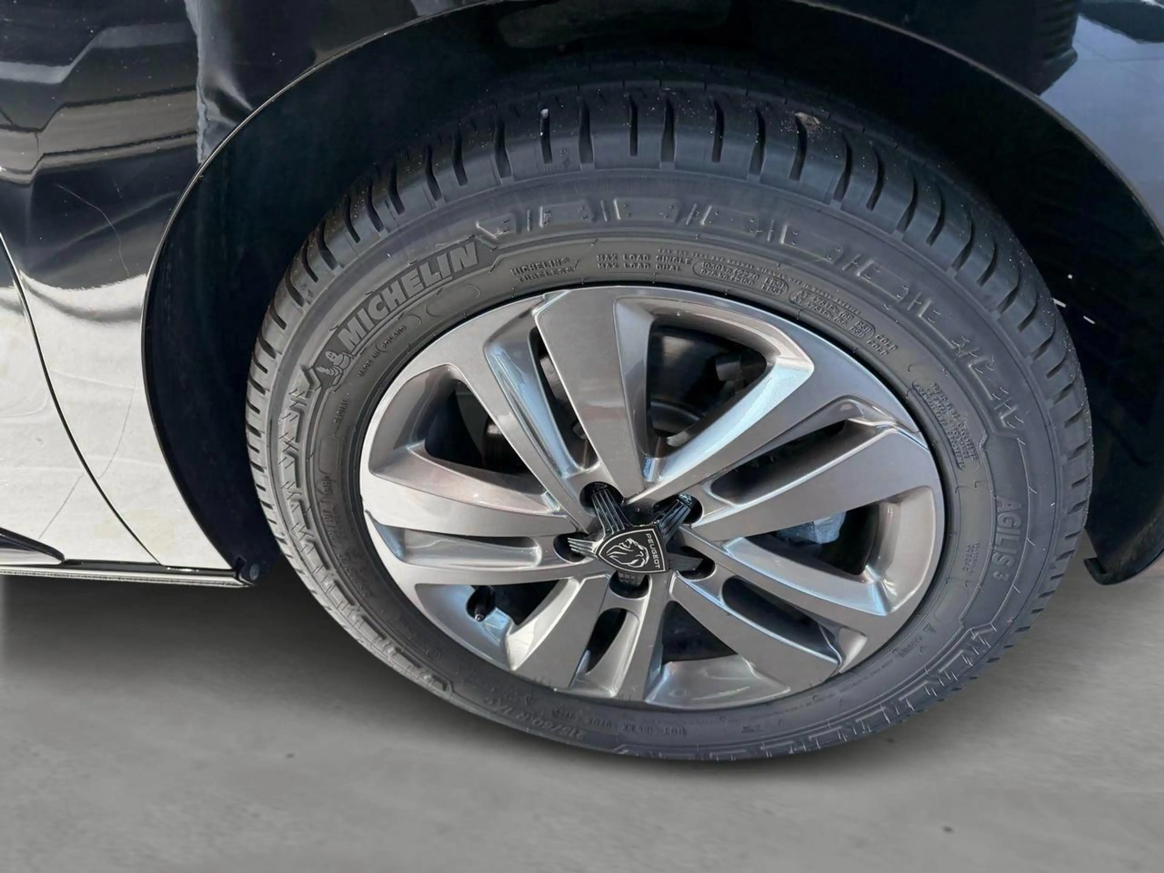 Peugeot Expert Standard L2 2.2 BlueHDi 180 EAT8 — photo 8