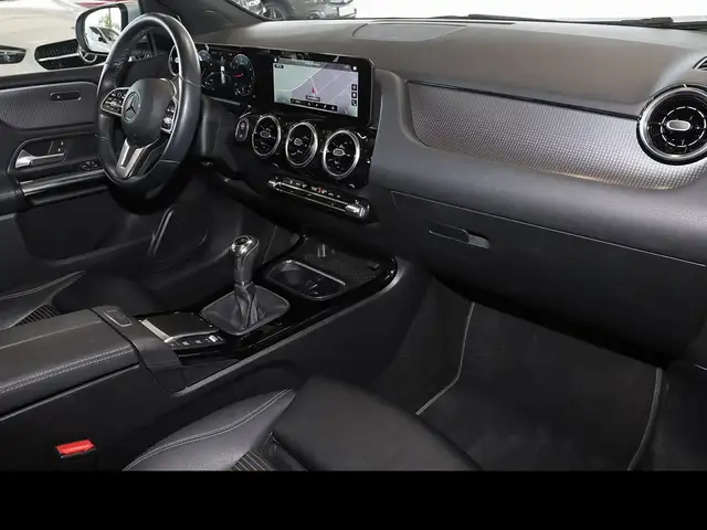 Mercedes-Benz B-Class view 8