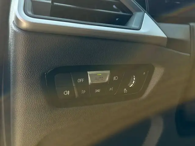 BMW 3 Series view 13