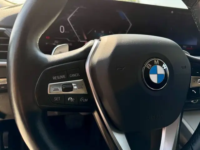 BMW 3 Series view 6