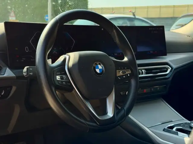 BMW 3 Series view 5