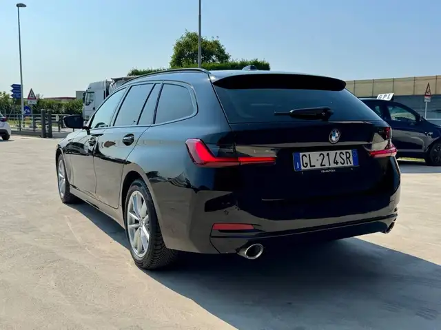 BMW 3 Series view 3