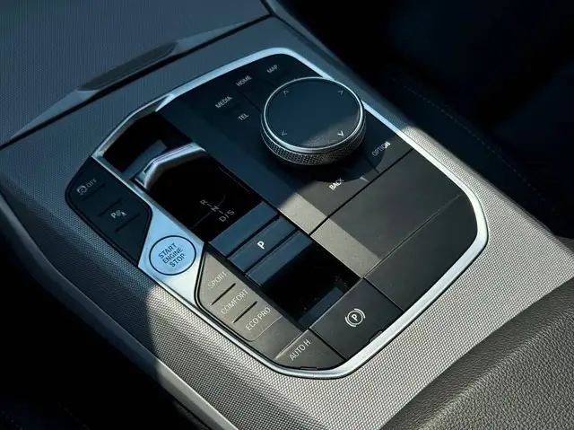 BMW 3 Series view 12