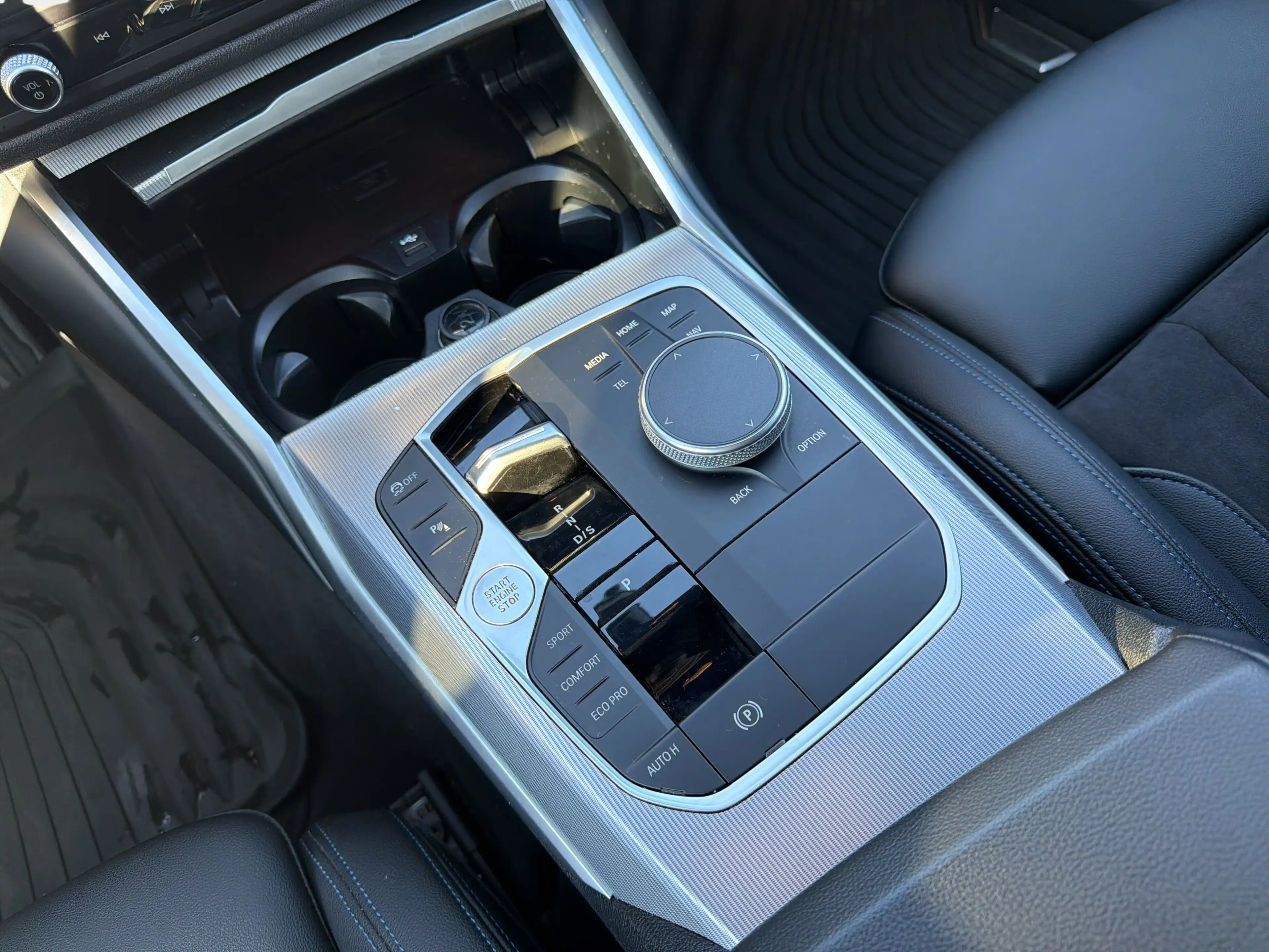 BMW 318 d Touring M Sportpaket Head-Up HK HiFi DAB — photo 12