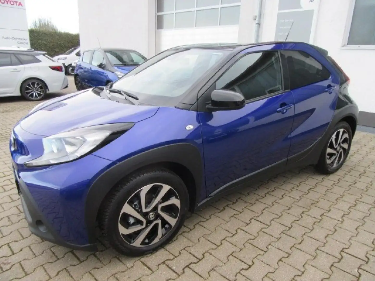 Toyota Aygo X Pulse Blau - 1