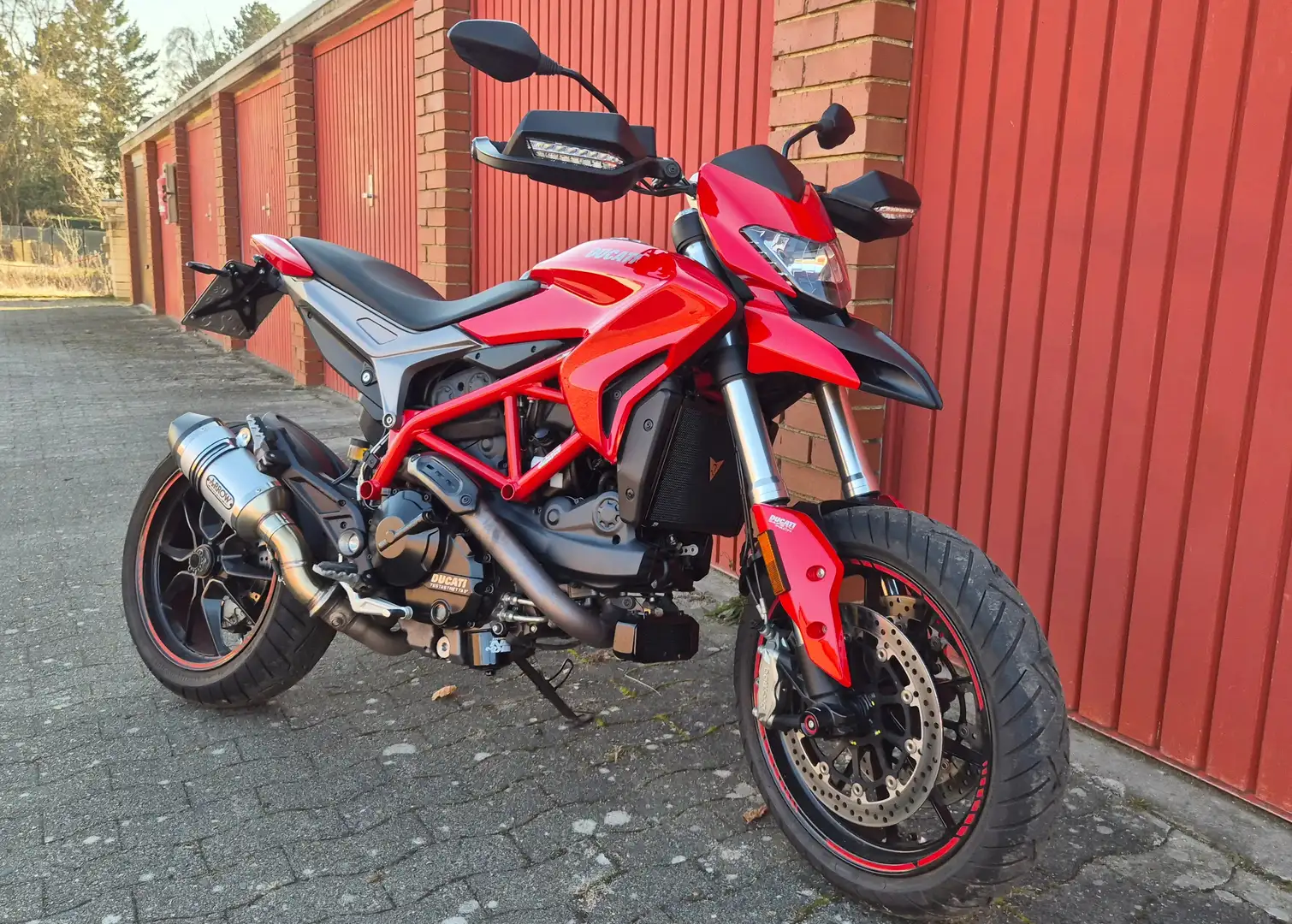 Ducati Hypermotard 939 Rot - 1