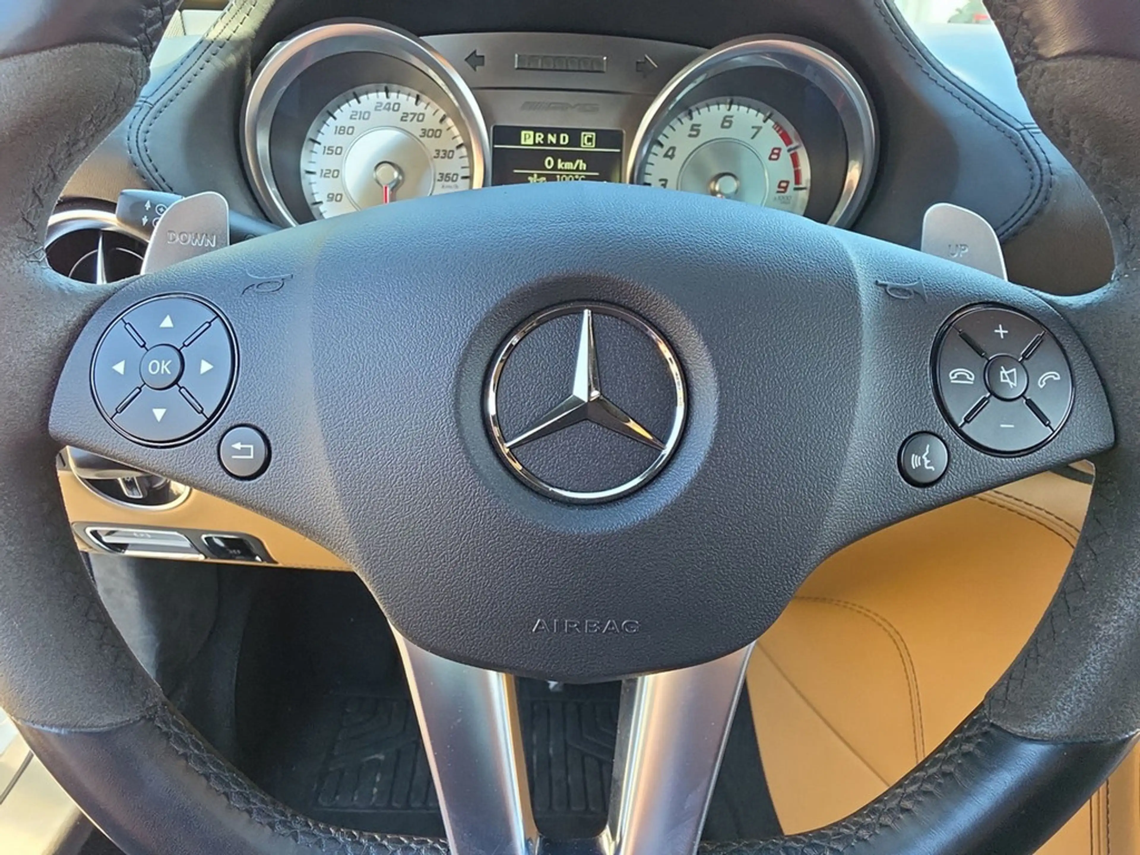 Mercedes-Benz SLS AMG Roadster *KERAMIK*EXCLUSIV*AIRSCARF* Xenon — photo 13
