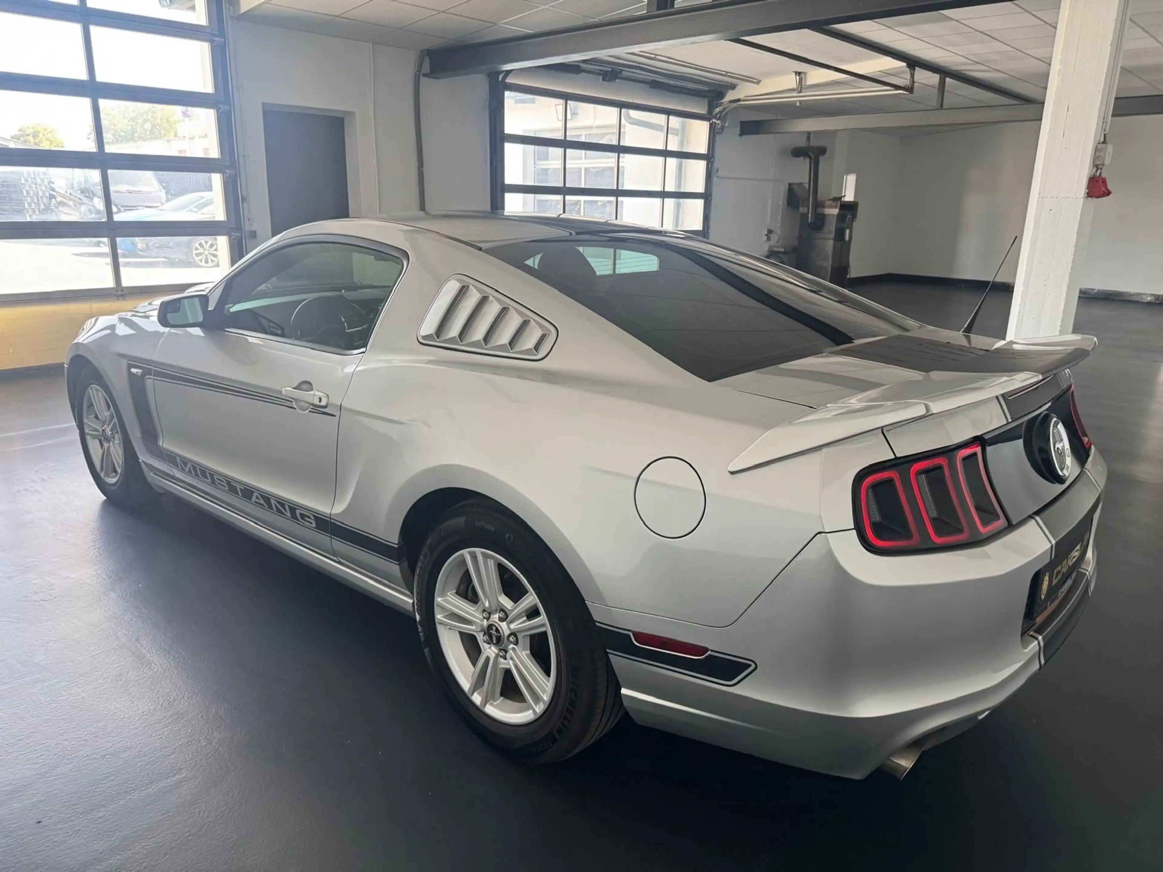 Ford Mustang 3.7 V6 "SPORT+LEDER+Bi-XENON+MAGNOFLOW" — photo 11