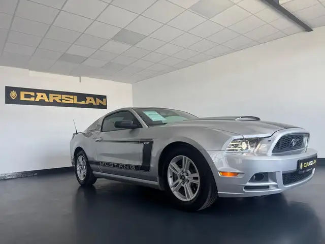 Ford Mustang view 6
