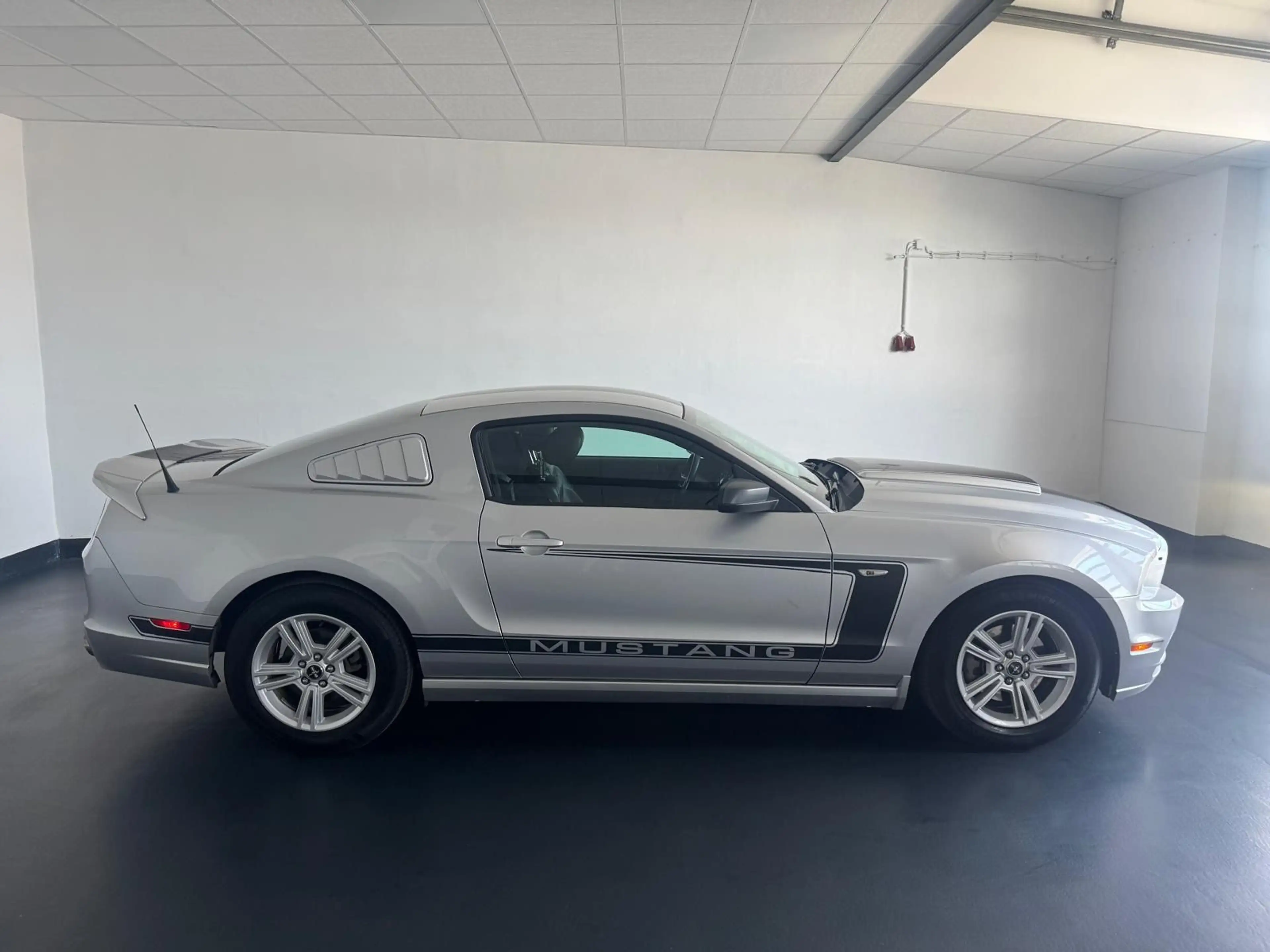 Ford Mustang 3.7 V6 "SPORT+LEDER+Bi-XENON+MAGNOFLOW" — photo 8