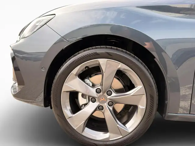 Cupra Leon view 8