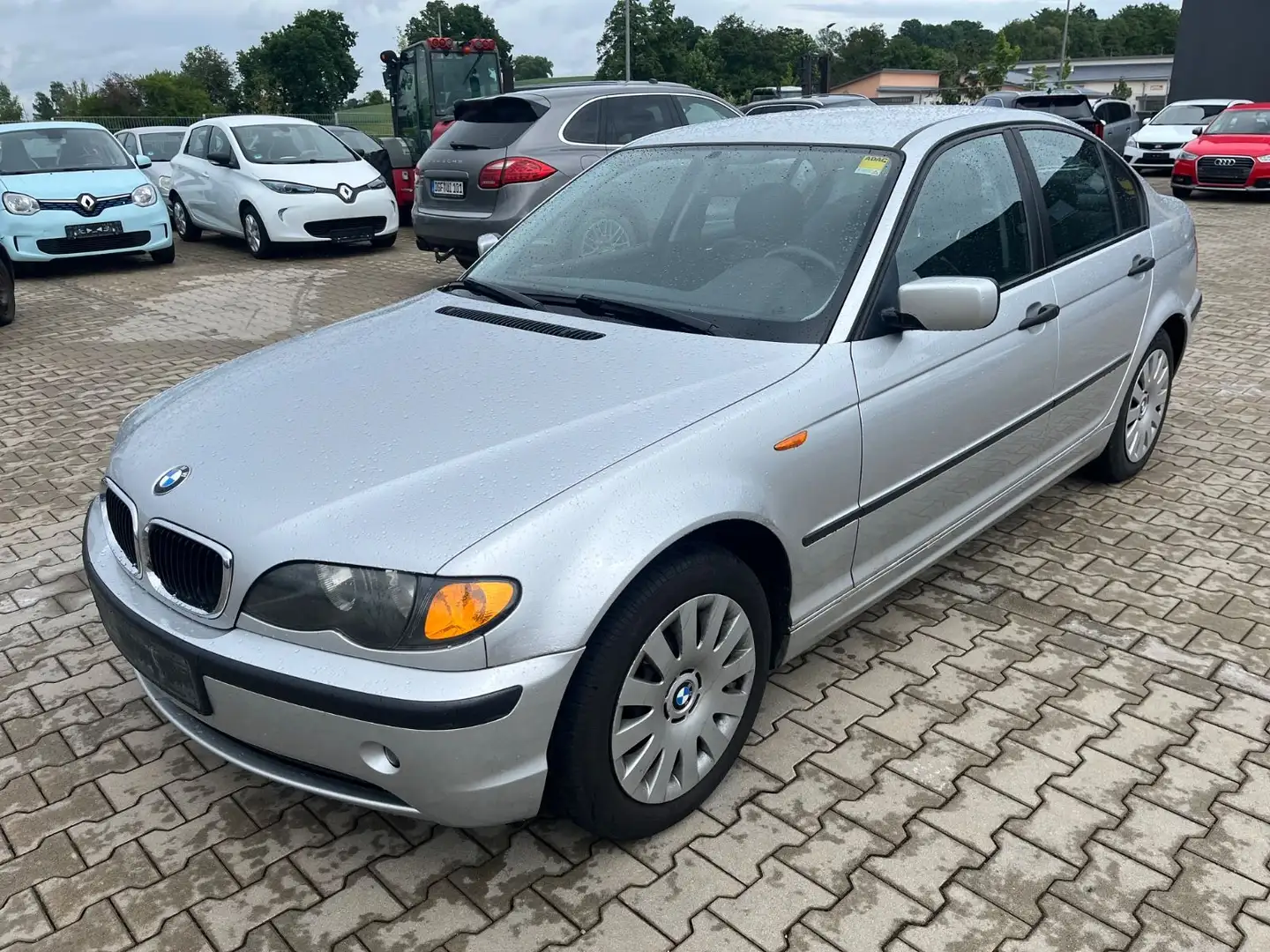 BMW 318 i Limo 1.Hand scheckheft BMW,EURO4,KEIN TÜV Zilver - 2