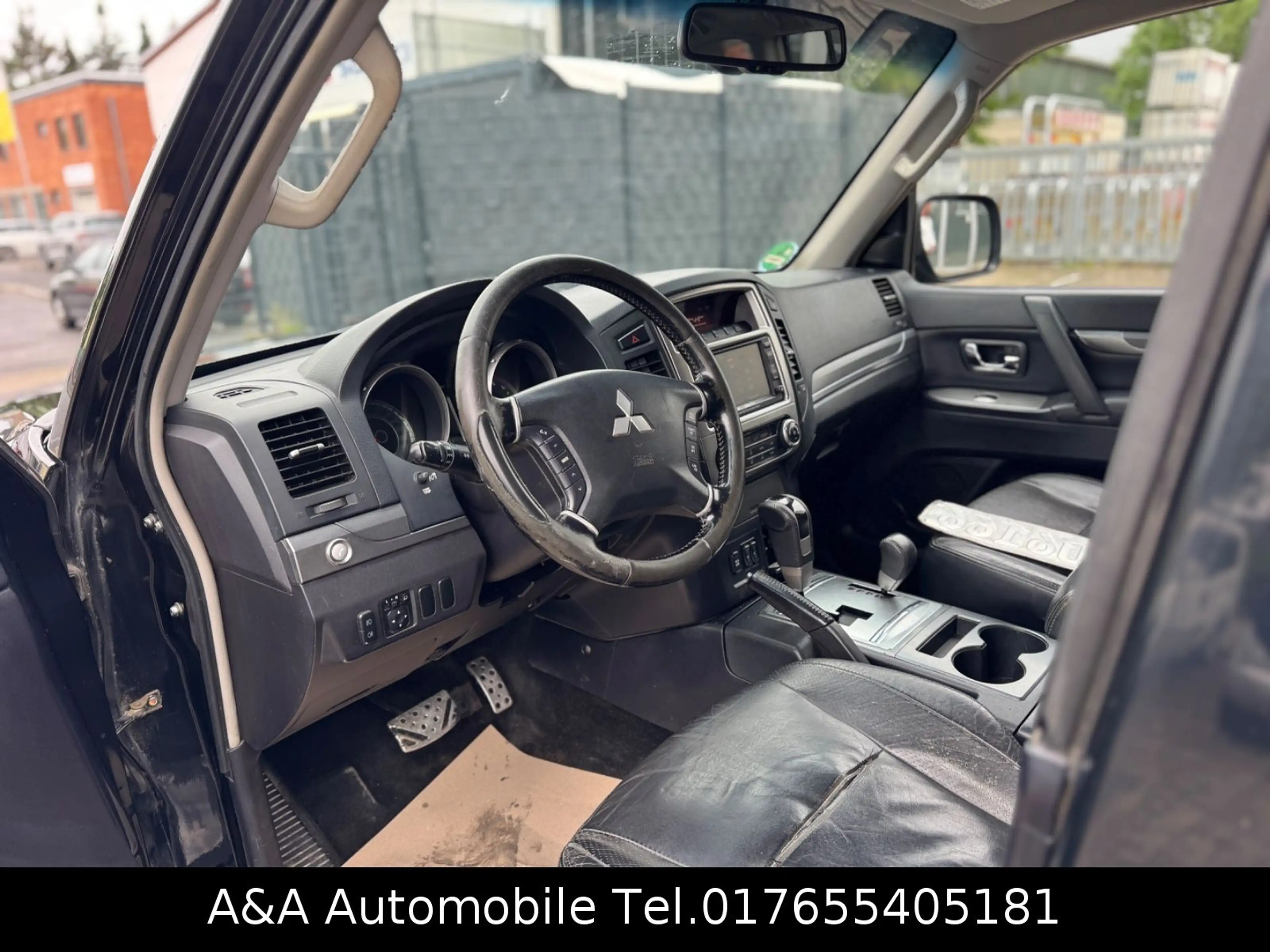 Mitsubishi Pajero 3.2 DI-D Intense 7Sitzer Automatik AHK — photo 10