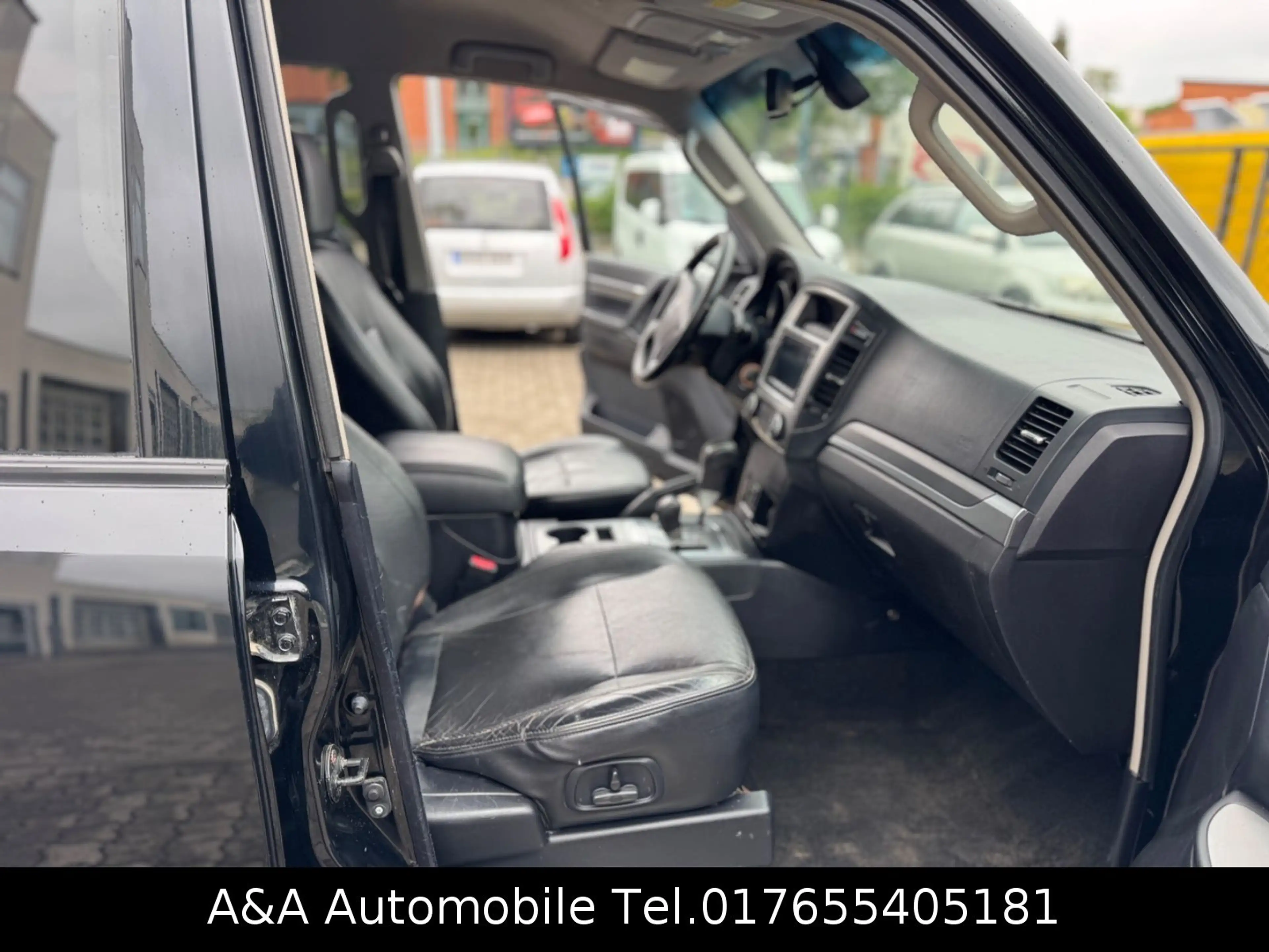 Mitsubishi Pajero 3.2 DI-D Intense 7Sitzer Automatik AHK — photo 11