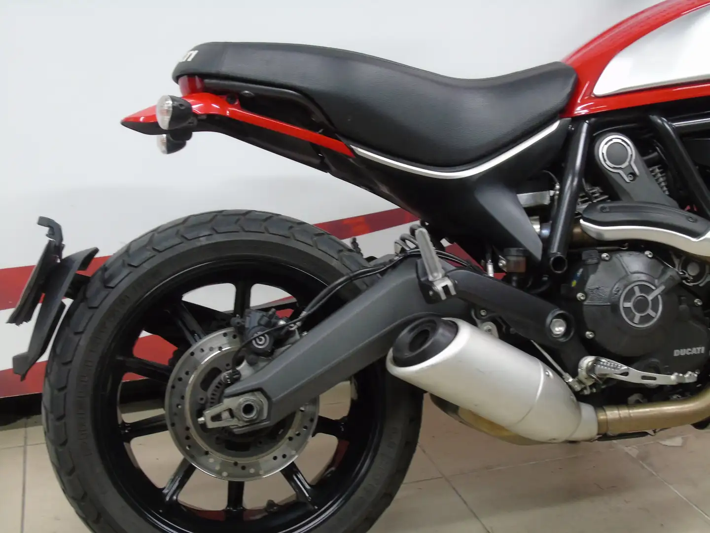 Ducati Scrambler Czerwony - 2