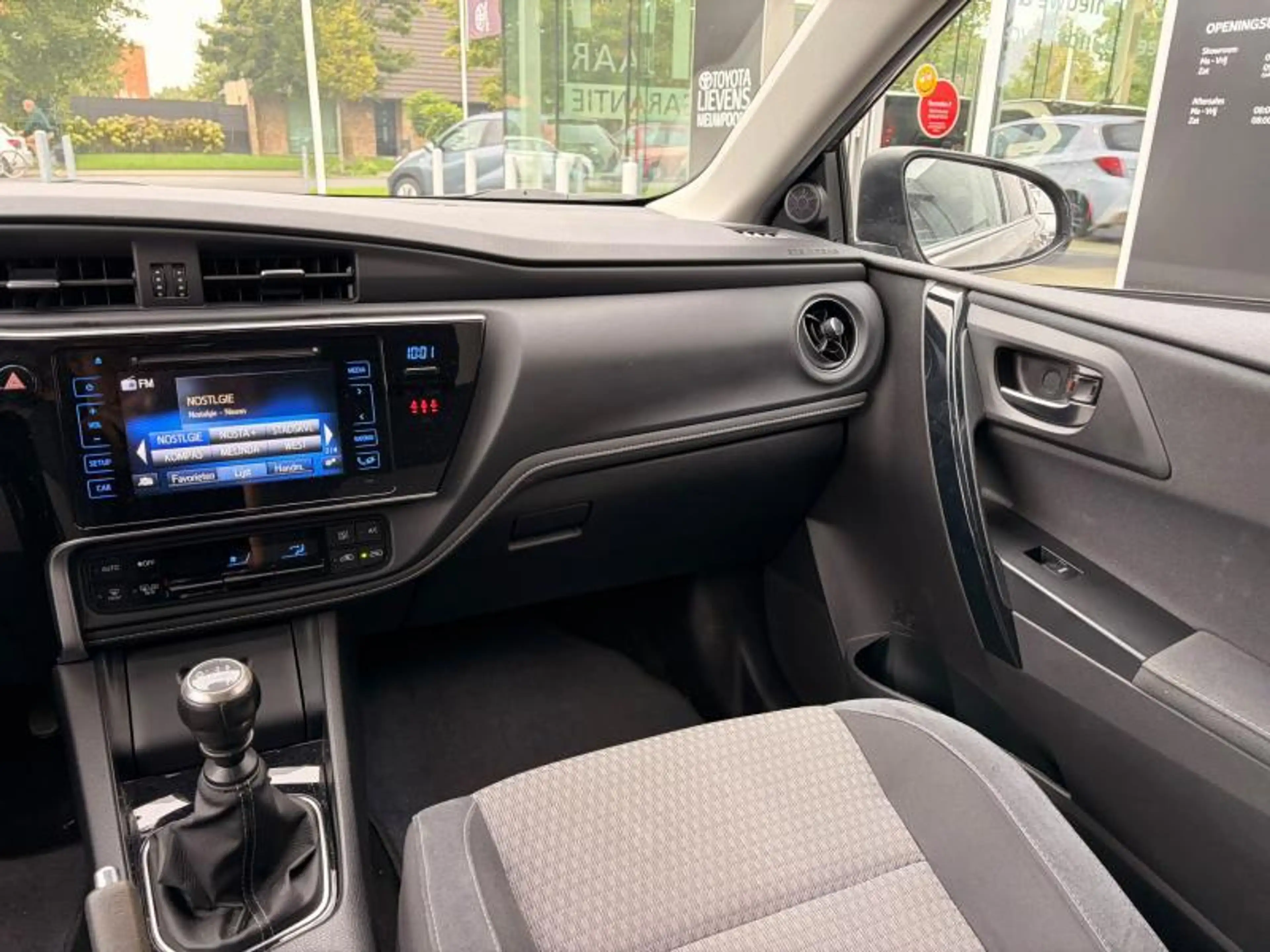Toyota Auris 1.2B-MT COMFORT-TOURING SPORTS — photo 13
