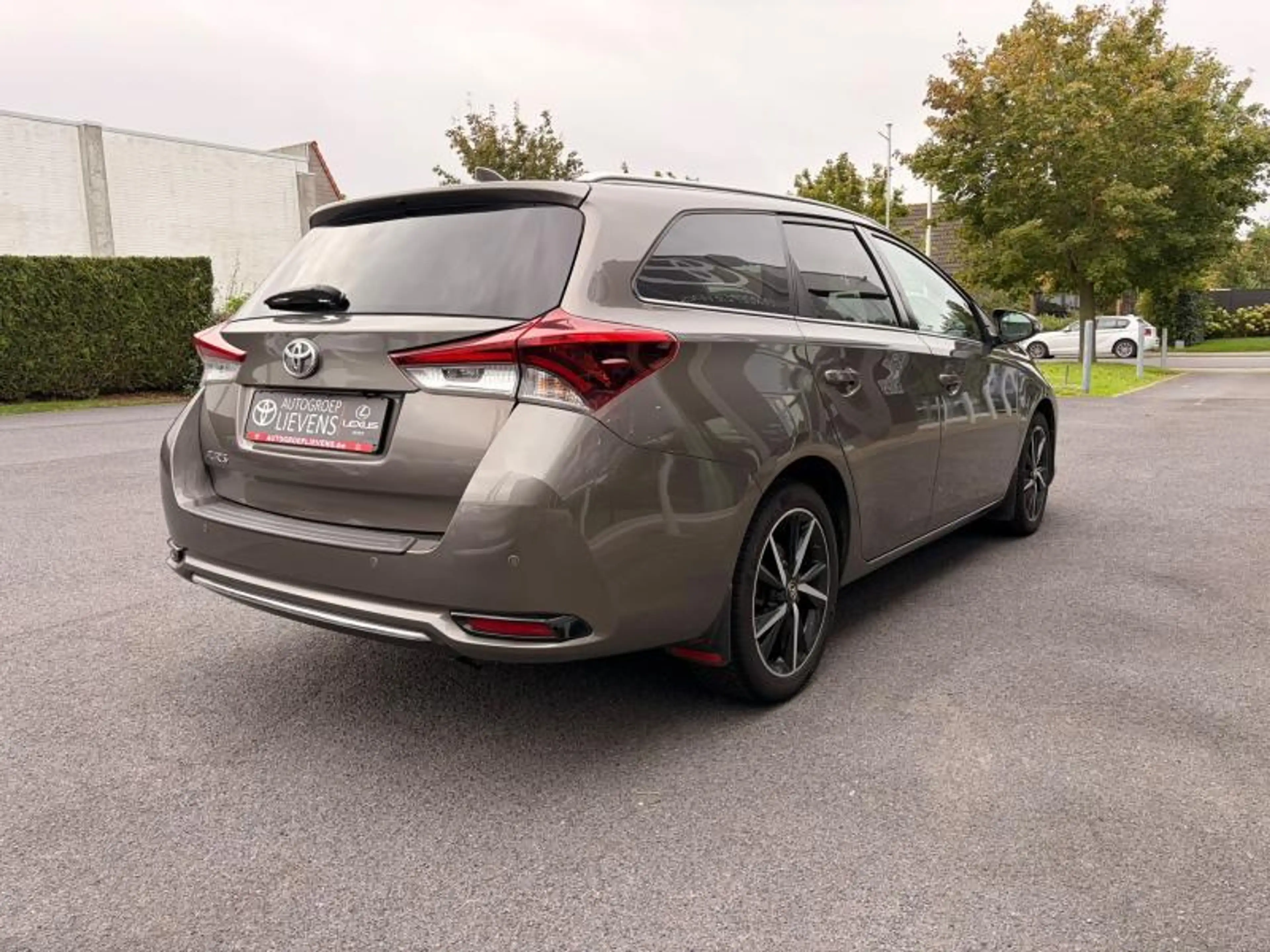 Toyota Auris 1.2B-MT COMFORT-TOURING SPORTS — photo 6