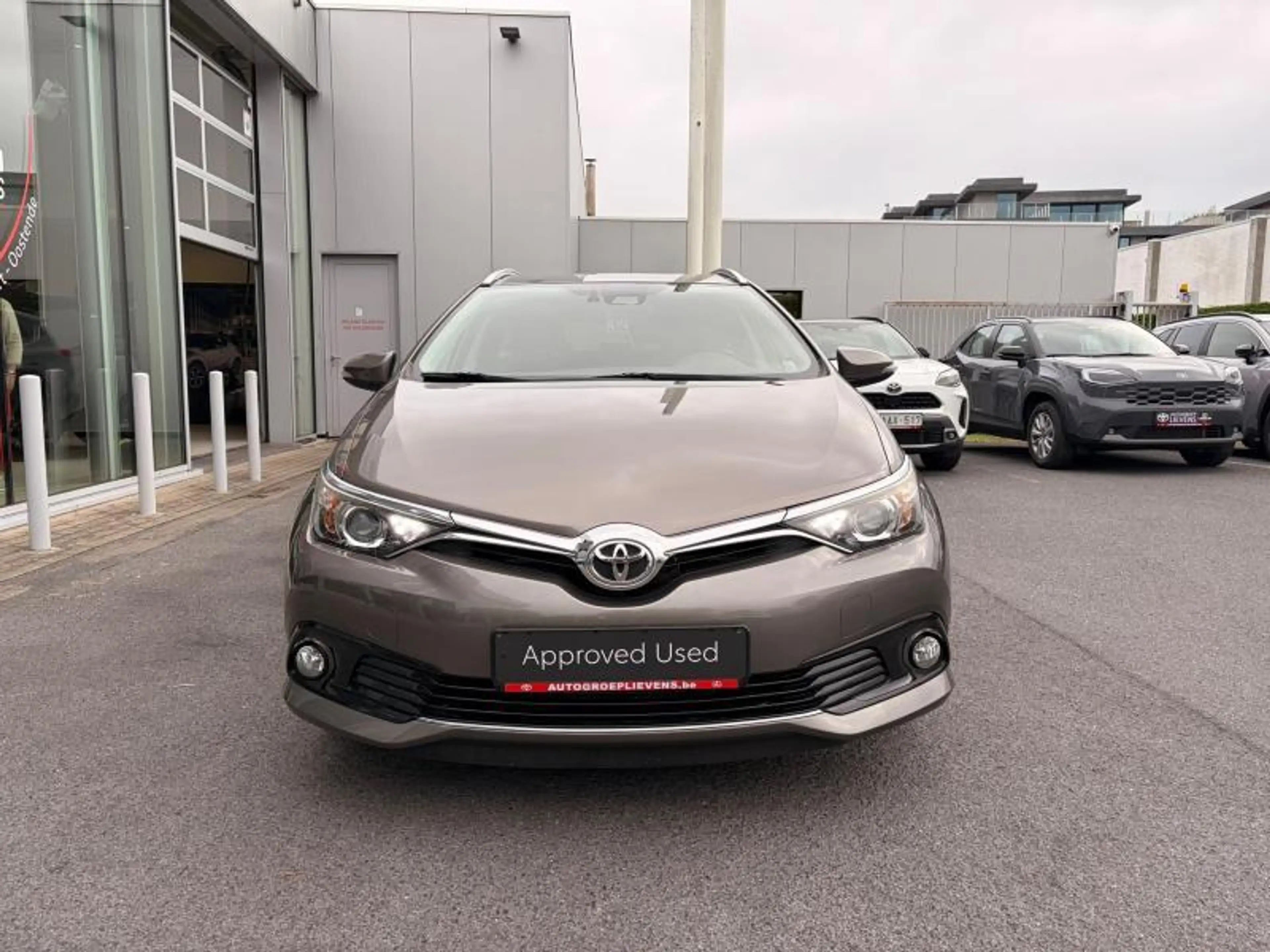 Toyota Auris 1.2B-MT COMFORT-TOURING SPORTS — photo 2