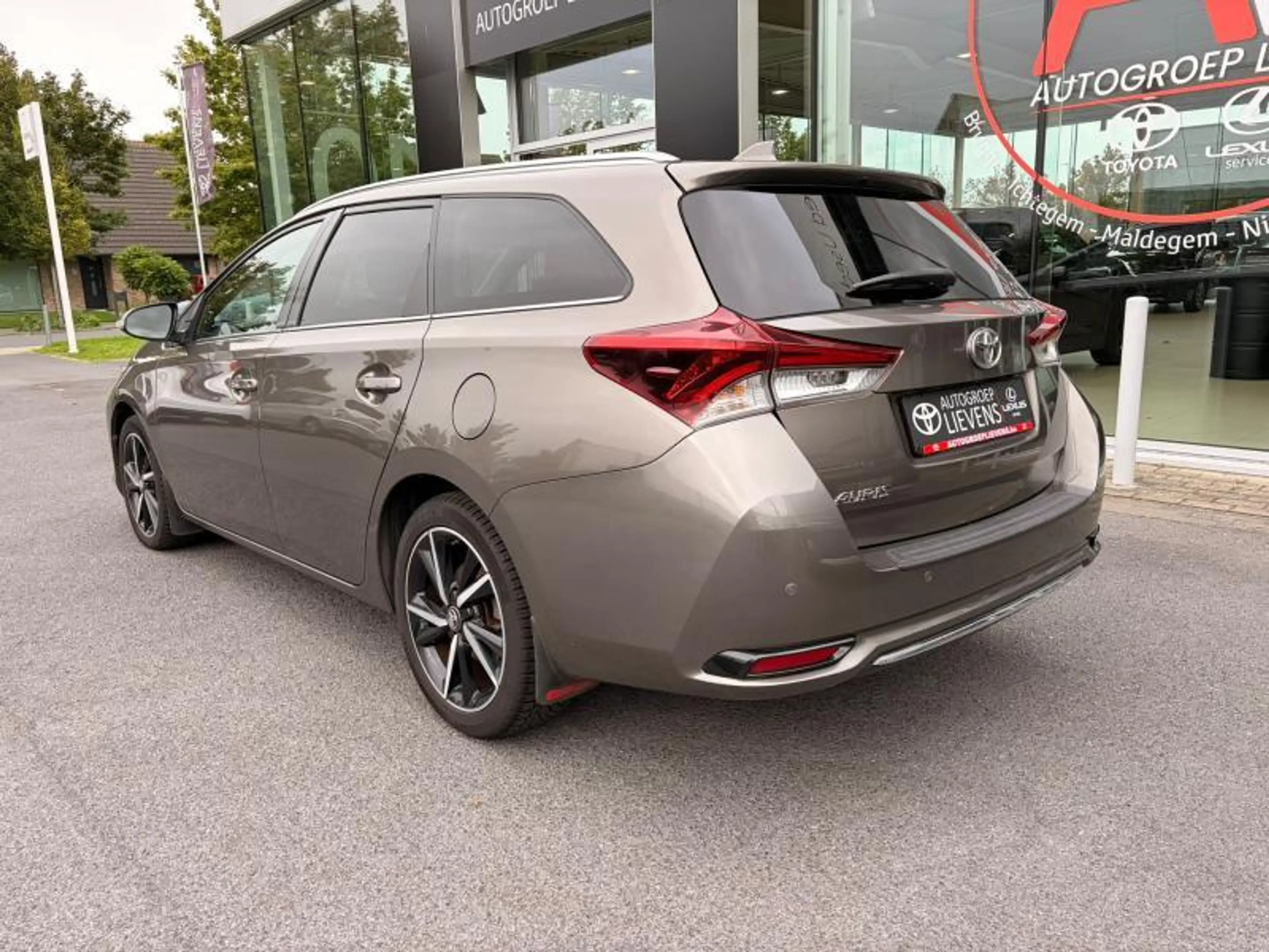 Toyota Auris 1.2B-MT COMFORT-TOURING SPORTS — photo 4