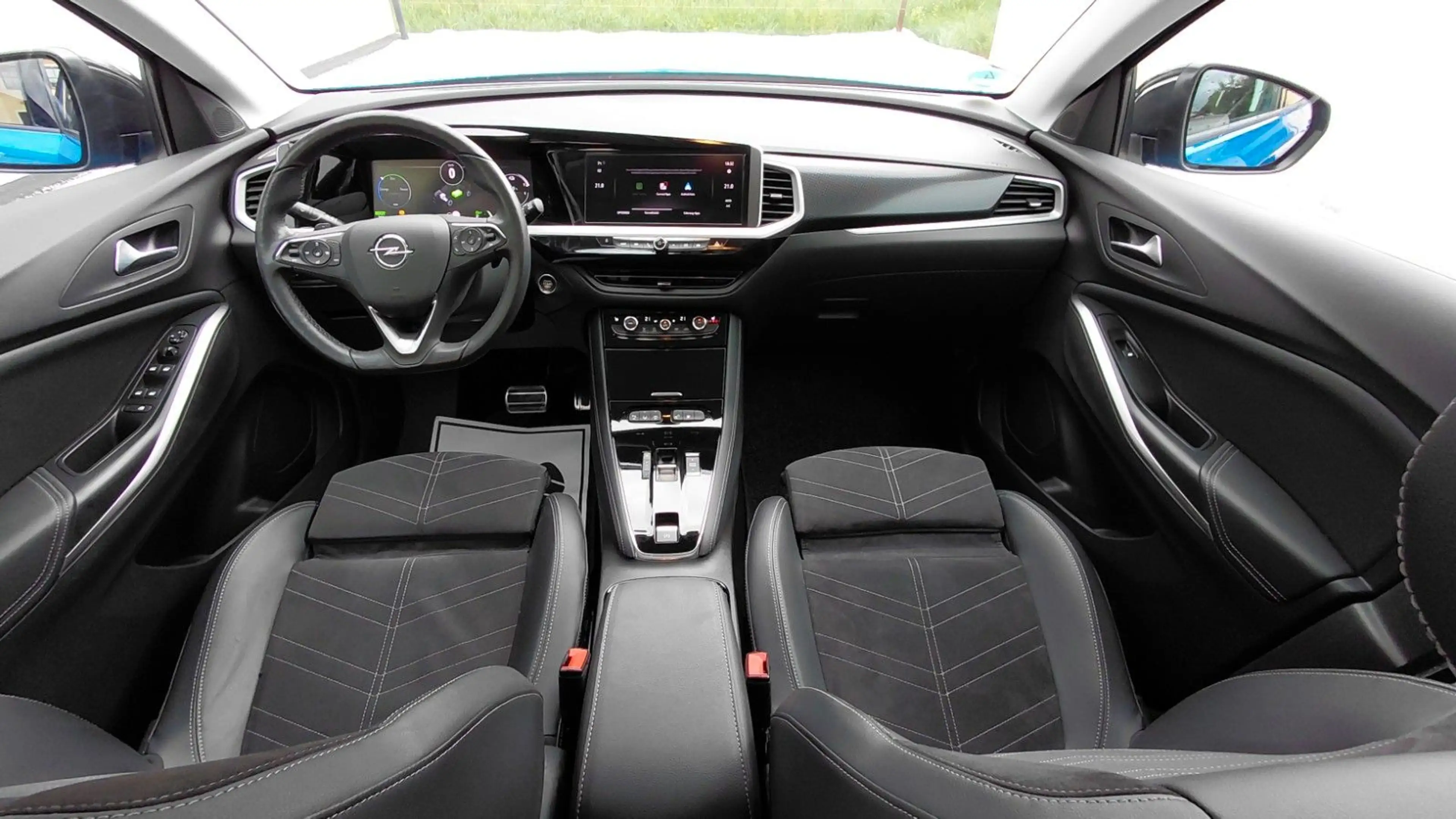 Opel Grandland X Grandland 1.6T Plug In Elegance - ULTIMATE Paket — photo 11