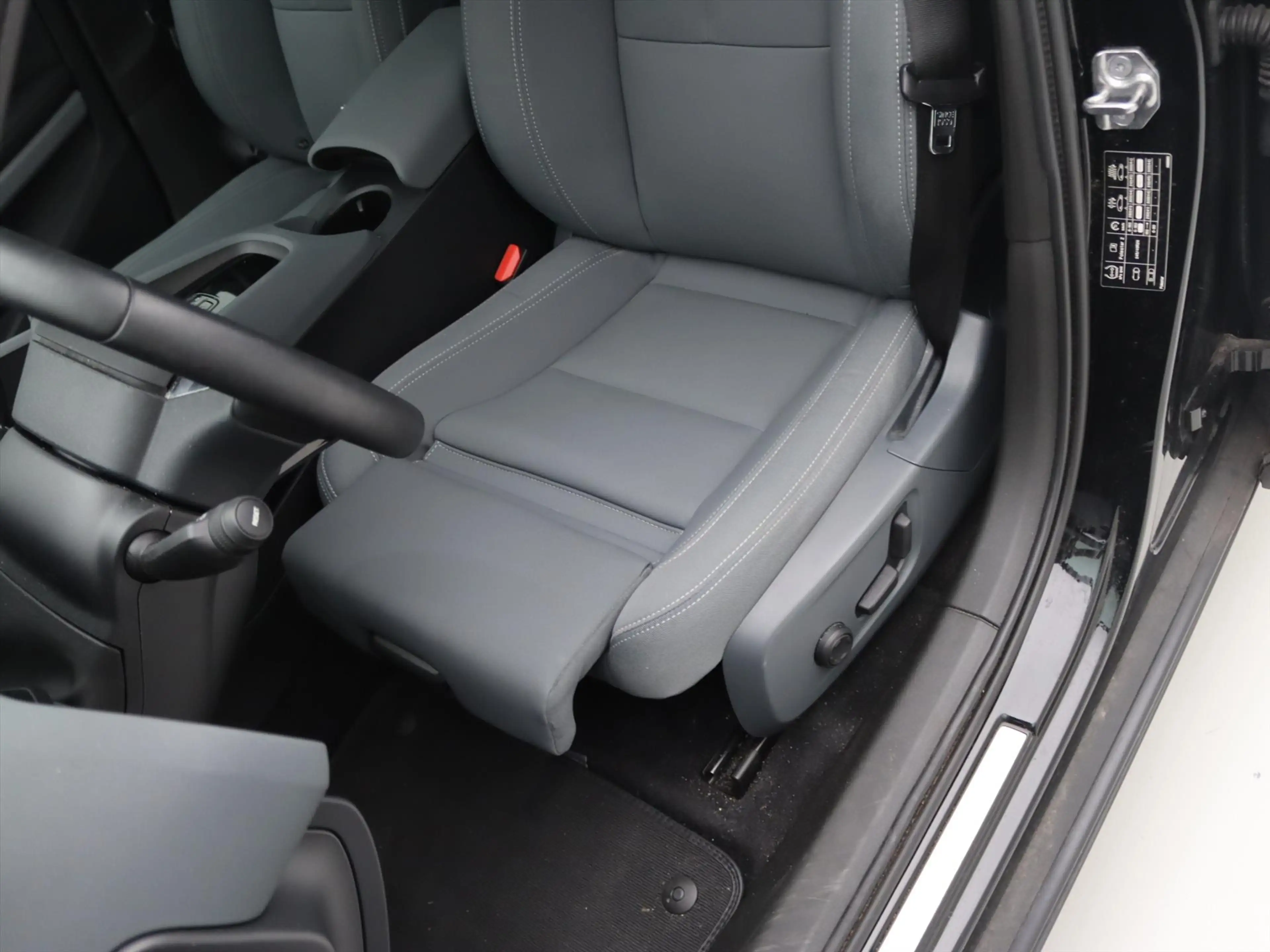 Polestar 2 Long Dual AWD 300kW 78kWh Pilot Plus [ PANO+20 INC — photo 17