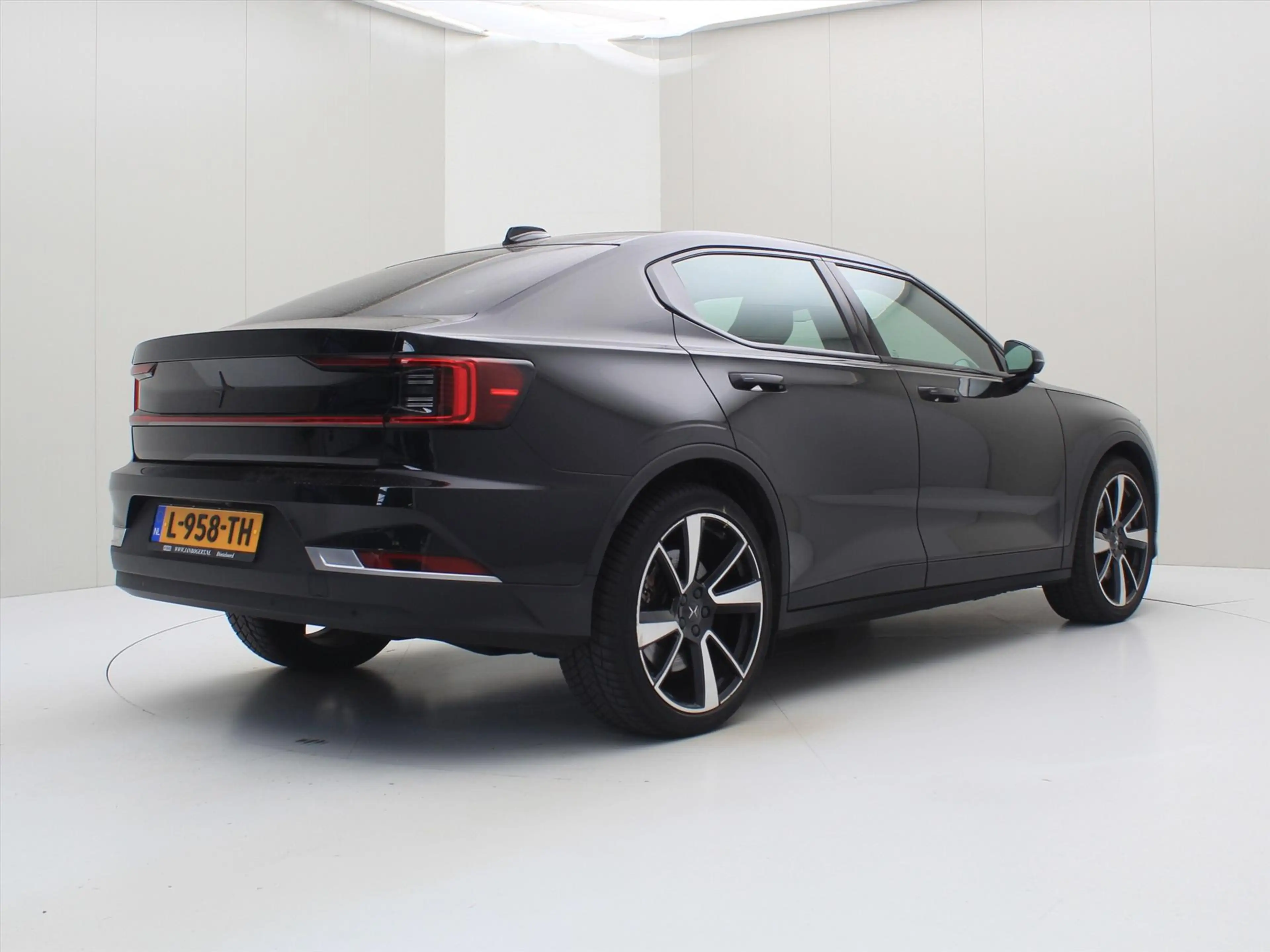 Polestar 2 Long Dual AWD 300kW 78kWh Pilot Plus [ PANO+20 INC — photo 2